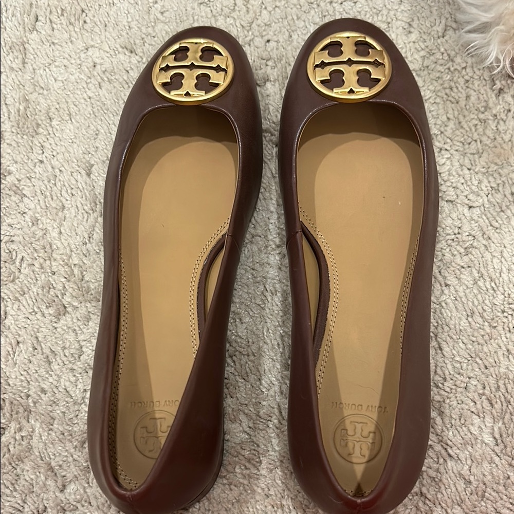 Tory Burch Brown Leather Flats with Iconic Logo